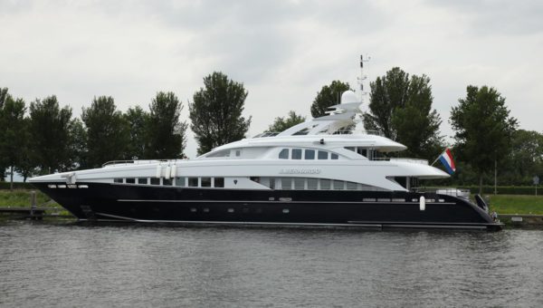 ultra g yacht hellevoetsluis